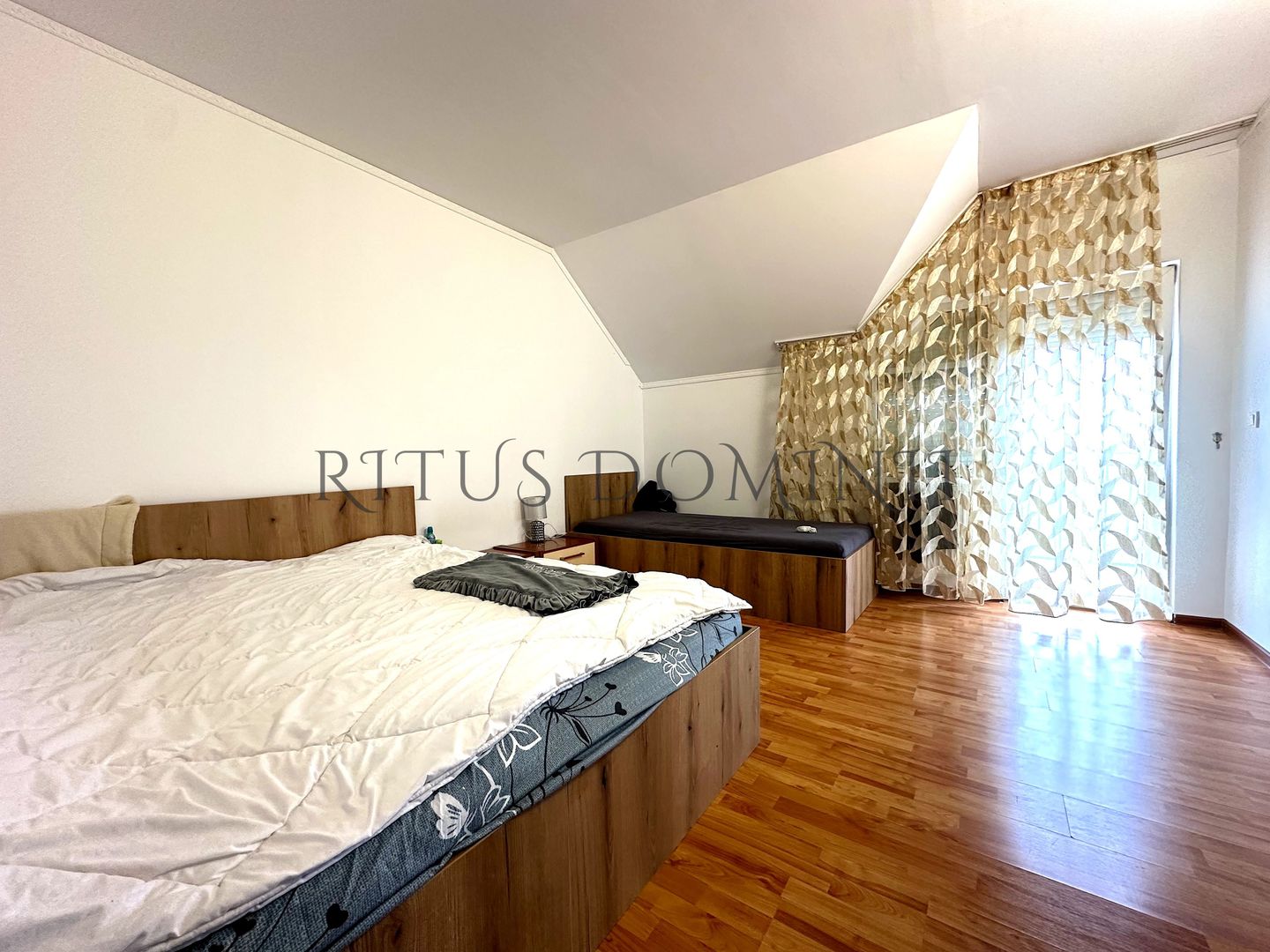 Vila Superba cu 6 Camere, Amenajata Echipe Muncitori, Oncea, 200mp - Poză 6