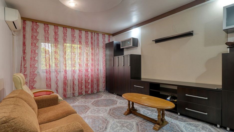 SUPER PRET-  Apartament 4 camere + boxa si parcare - Comision 0% - Poză 3