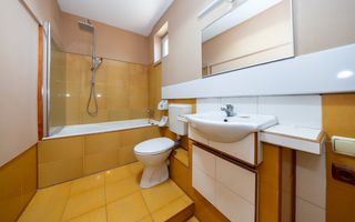 Casă Individuală - Spațioasă de Vânzare în Cristian - Poză 12