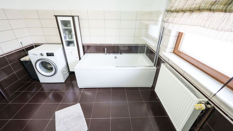 Vila moderna S+P+M, piscina acoperita, sauna, sala fitness-zona Ford/Cassia Park - Poză 24