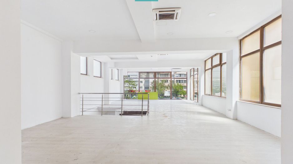 Spațiu comercial renovat, vitrină 8 m, Etaj 1 - Poză 3