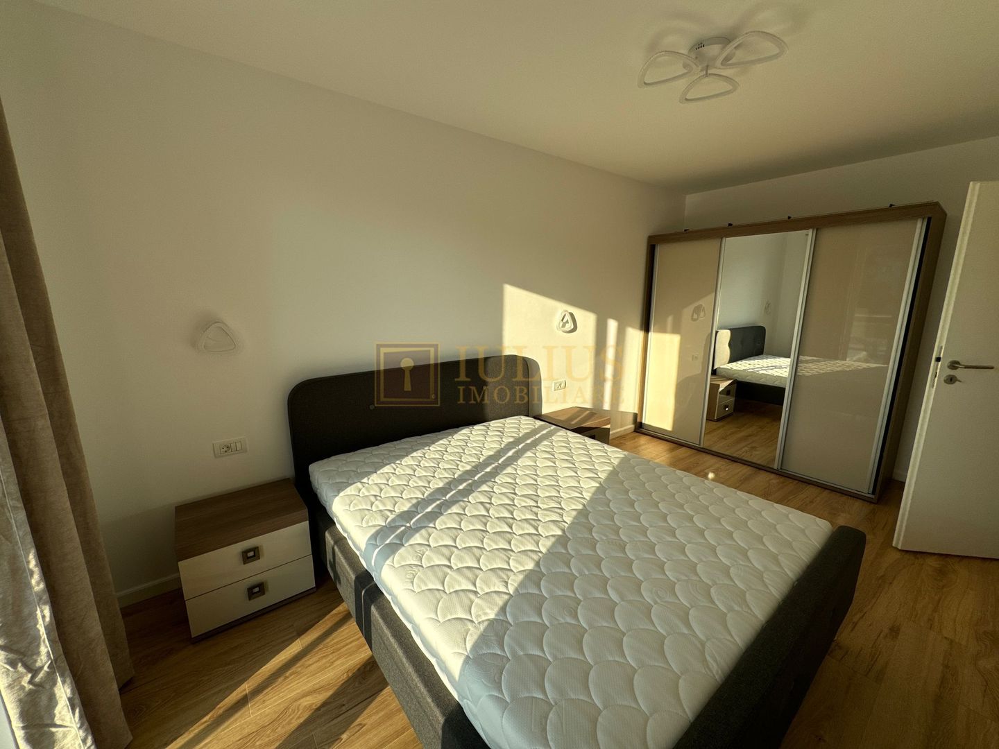 Sorelui /Sud Plaza- 2 camere, loc de parcare - Poză 2