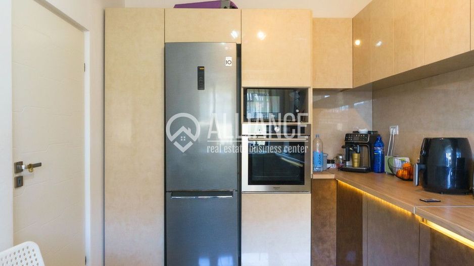 PALAZU MARE -  Vila Duplex cu 4 Camere, Panorama Superba si Curte Amenajata - Poză 42