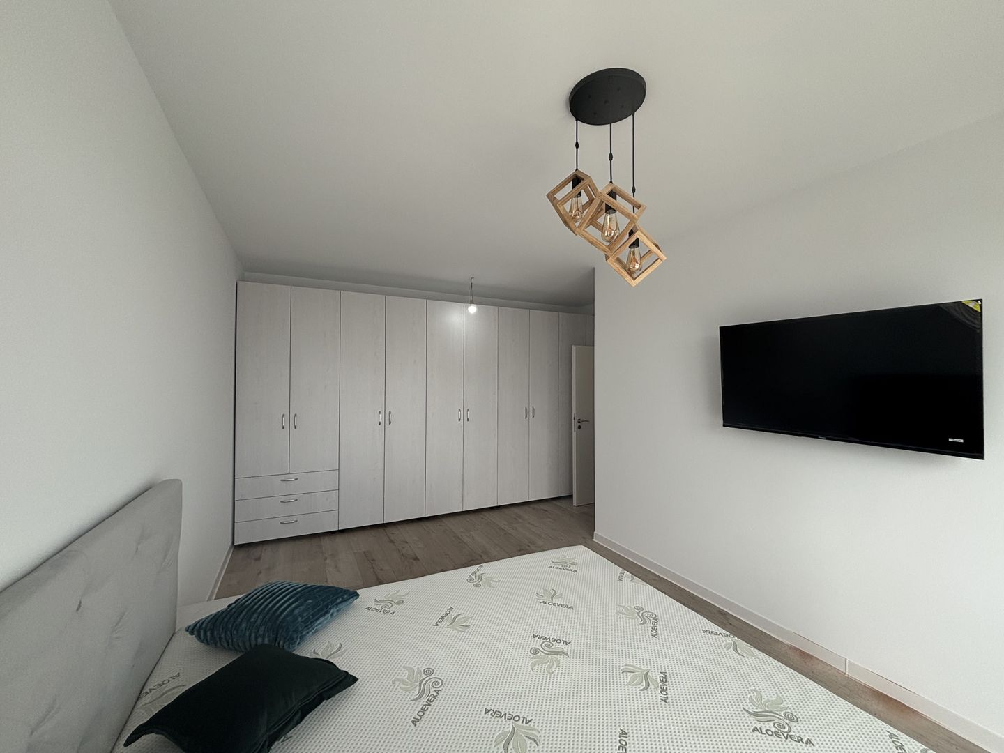 Apartament 3 camerele prima închiriere, în imobil nou Giroc - Poză 4