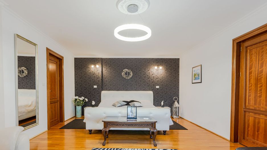 Oportunitate! Proprietate pretabilă pentru Investiție - Poză 7