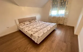 Casa spatioasa cu spatiu de relaxare-zona Blascovici - Poză 24