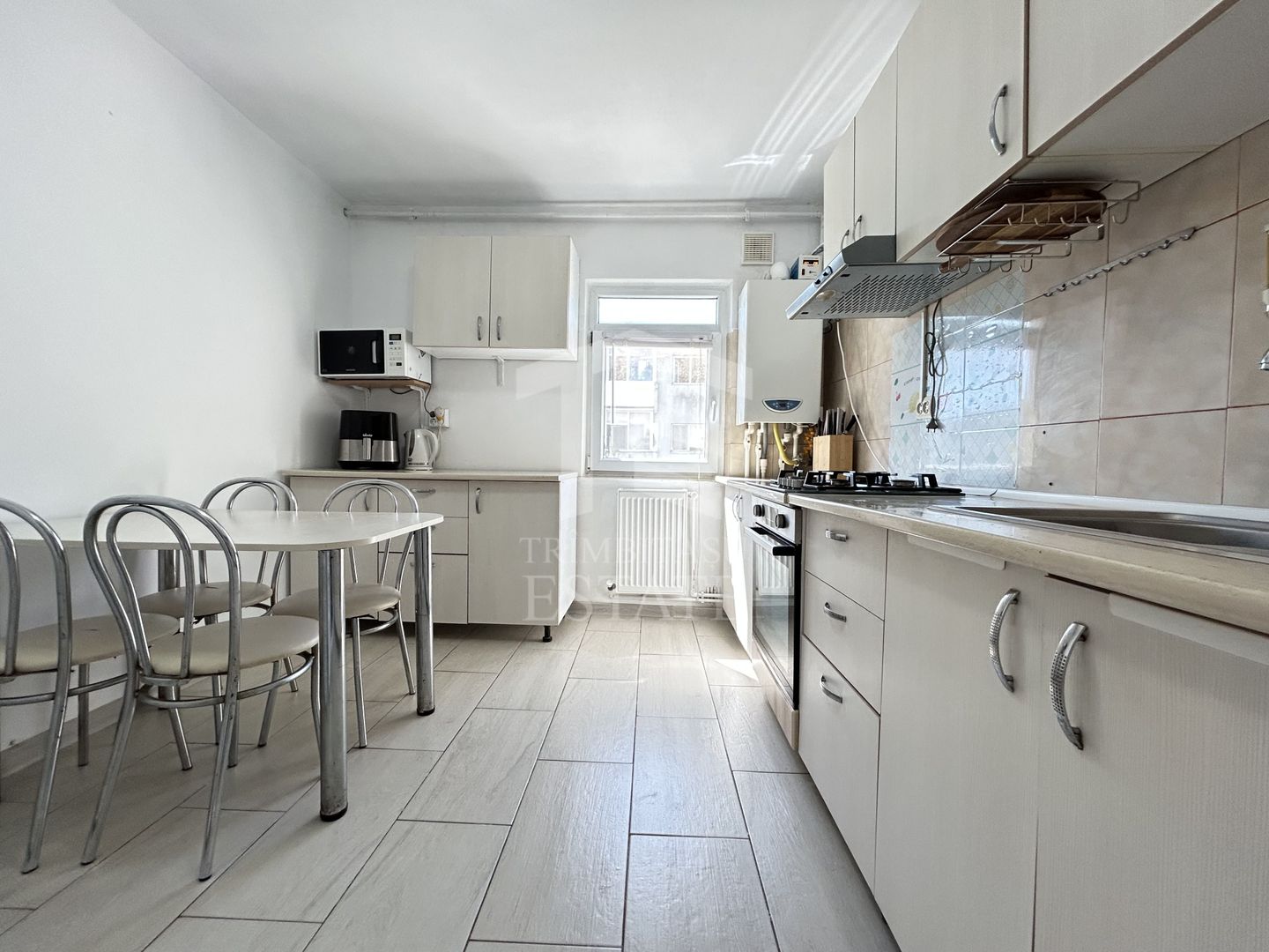 Apartament 4 camere 70 mp 2 bai centrala termica - Inel 2 - Scoala 39 - Poză 3