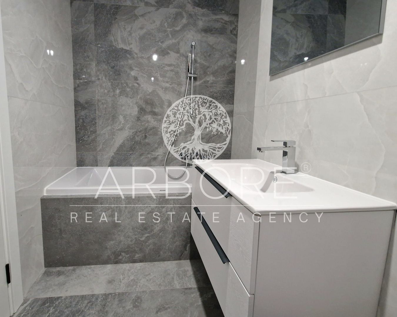 Apartament de lux cu terasa, complet utilat - Poză 9