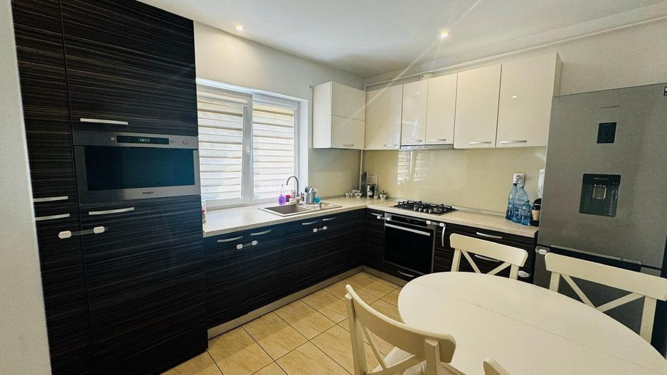 COSMOPOLIS - Apartament cu 3 camere, mobilat si utilat. - Poză 8