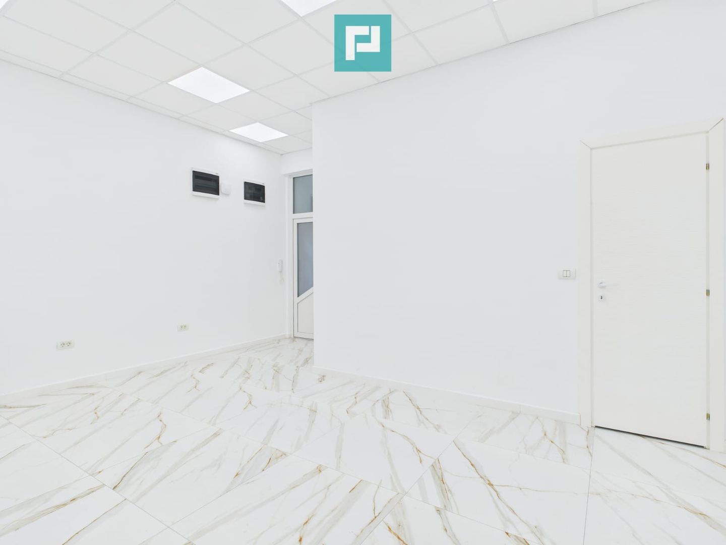 Apartament spectaculos ultracentral de închiriat - Poză 3