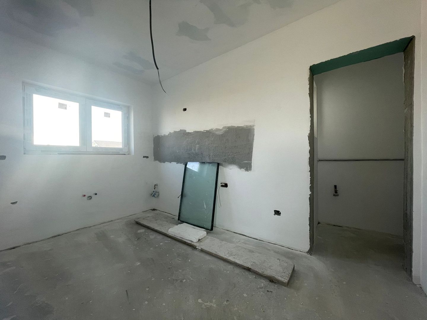 Duplex despartit prin camera tehnica- 5 camere- Mosnita Noua - Poză 4