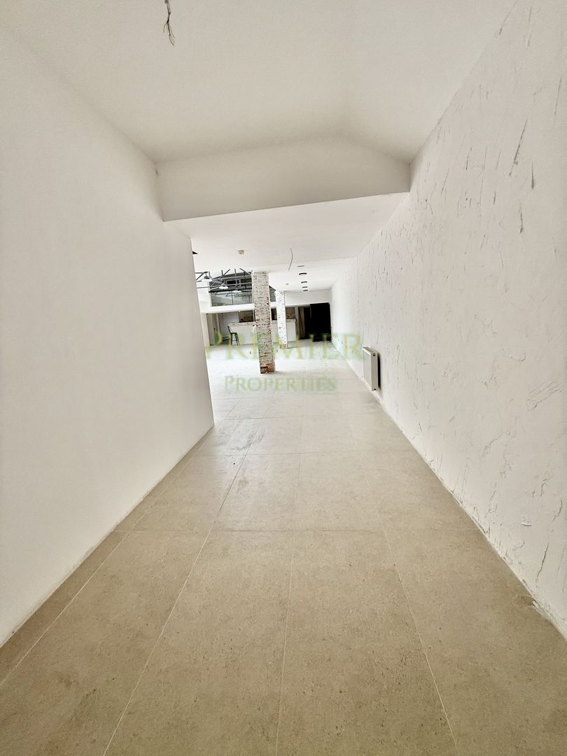 Spațiu comercial renovat, cameră mare și tavan retractabil - Poză 6