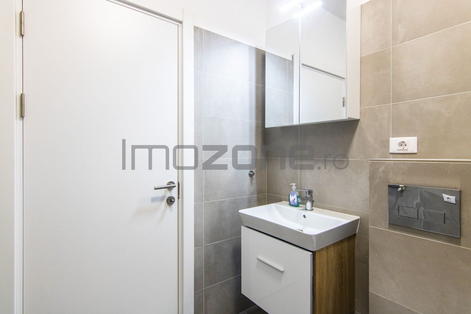 Garsoniera De Inchiriat | langa Metrou | Iuliu Maniu | Mobilata si Utilata - Poză 32