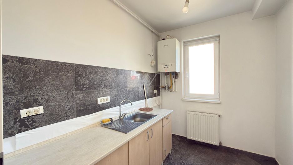 Locatie excelenta! Etaj 1. Decomandat. Loc de parcare. - Poză 3