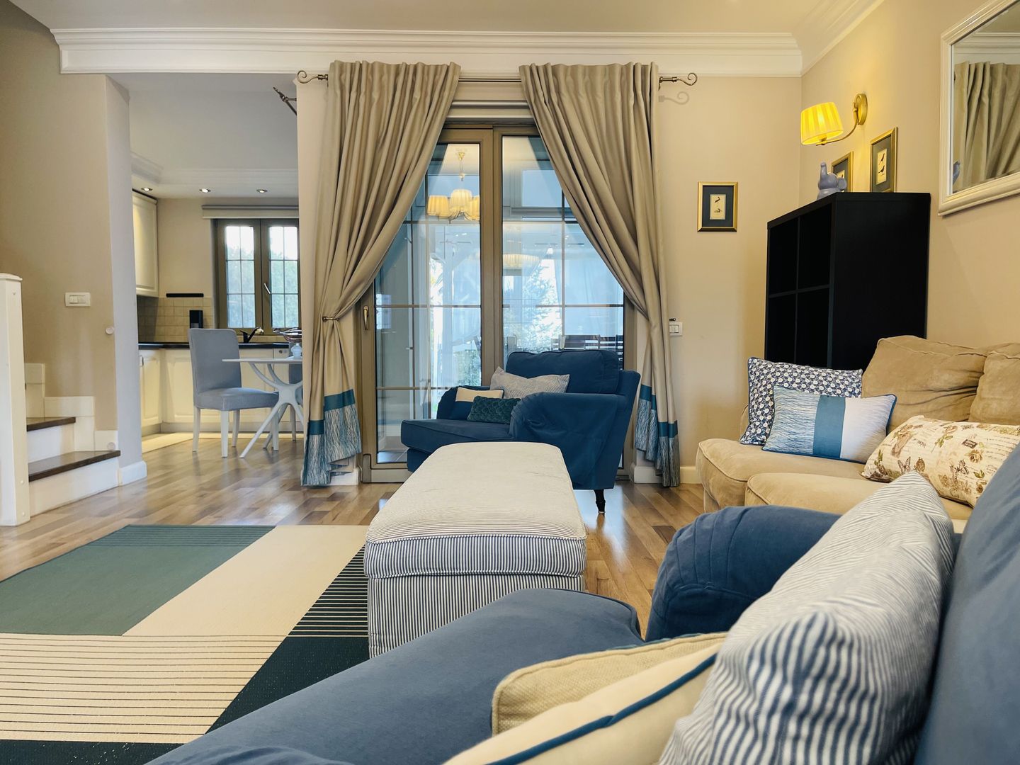 Casa superba in Dumbravita, langa Padure | Curte, Terasa si Garaj - Poză 4