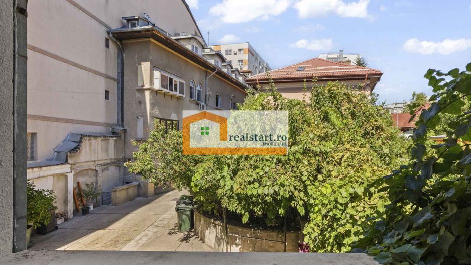 Langa Metrou, curte proprie 200mp, Garaj, 3 camere, centrala, pet friendly - Poză 14