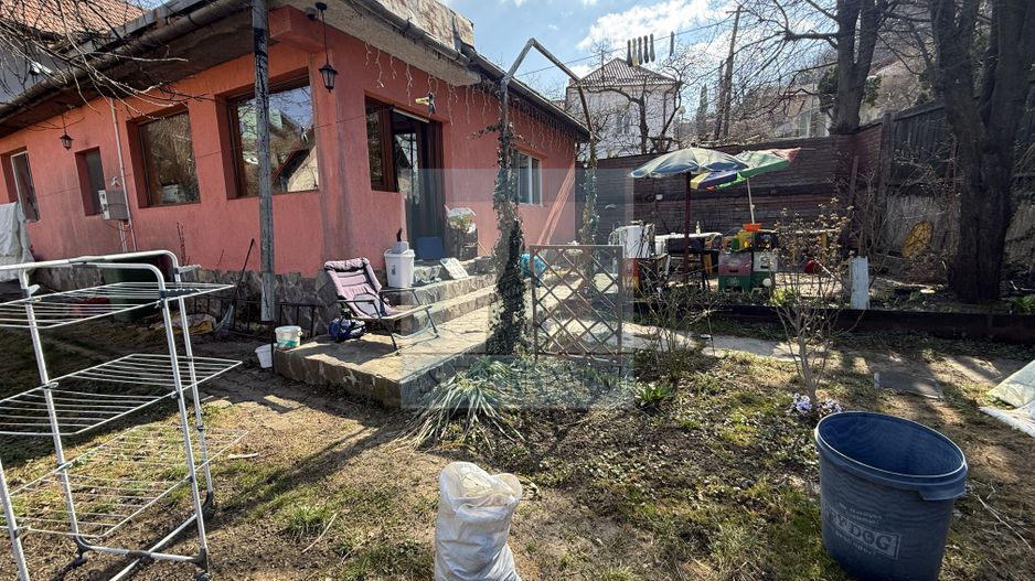 Apartament 3 camere,82 mp utili, la casa, singur in curte-zona Central - Poză 1