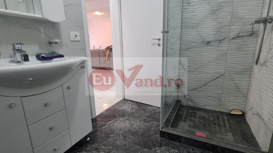 De vanzare apartament cu 2 camere Micro 17, bloc Roka - Poză 14