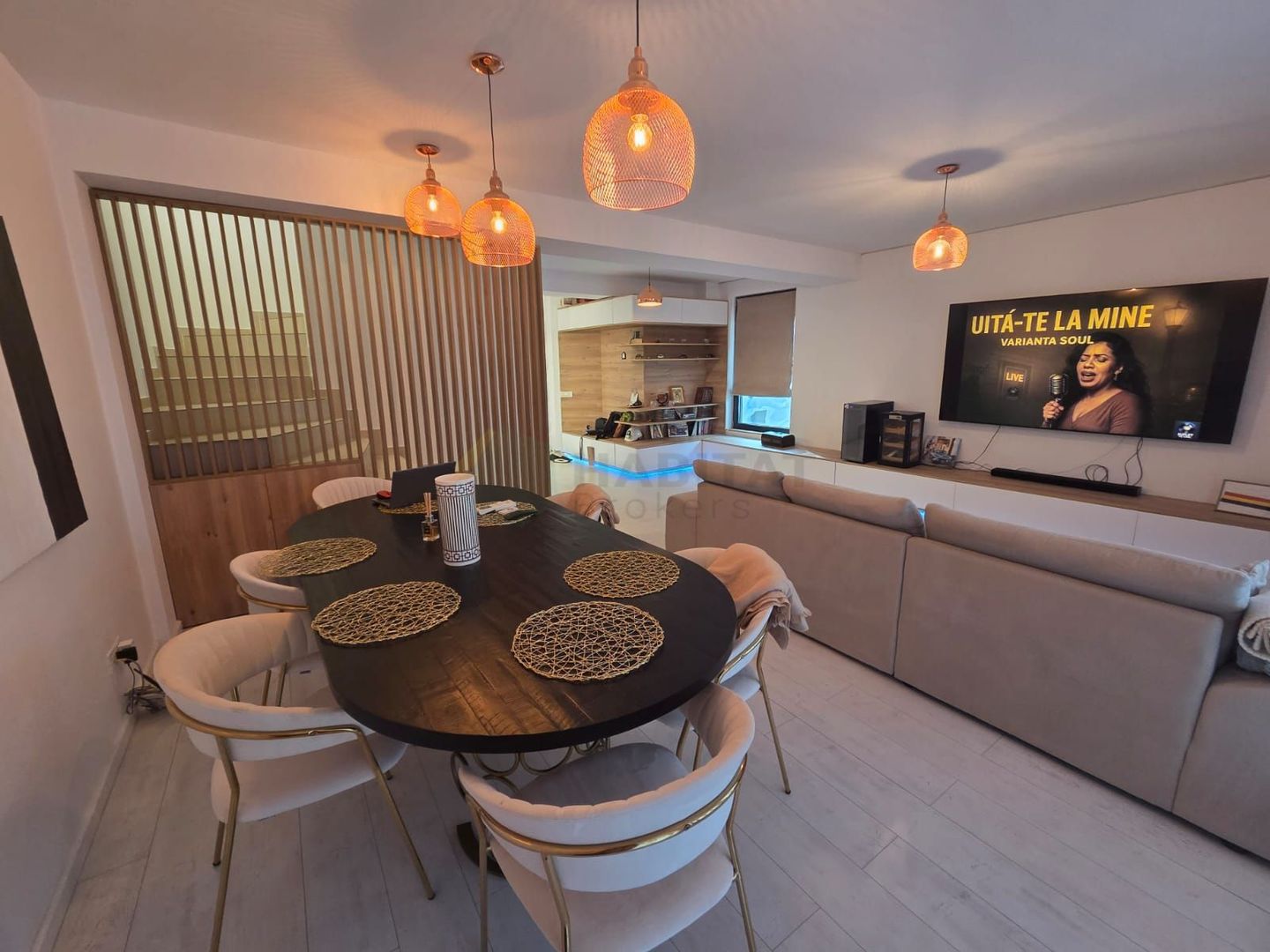 Vilă  cu mansardă, piscină și design modern – Tunari - Poză 6