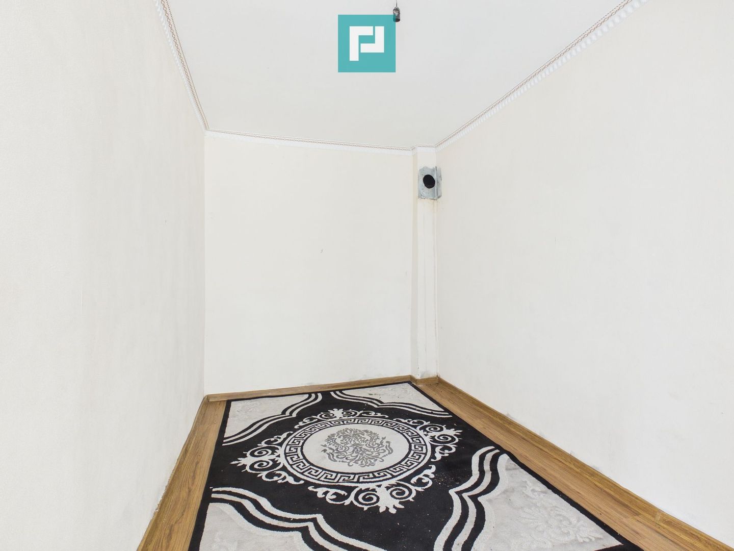 Apartament la curte comună pe strada Mărășești - Poză 6