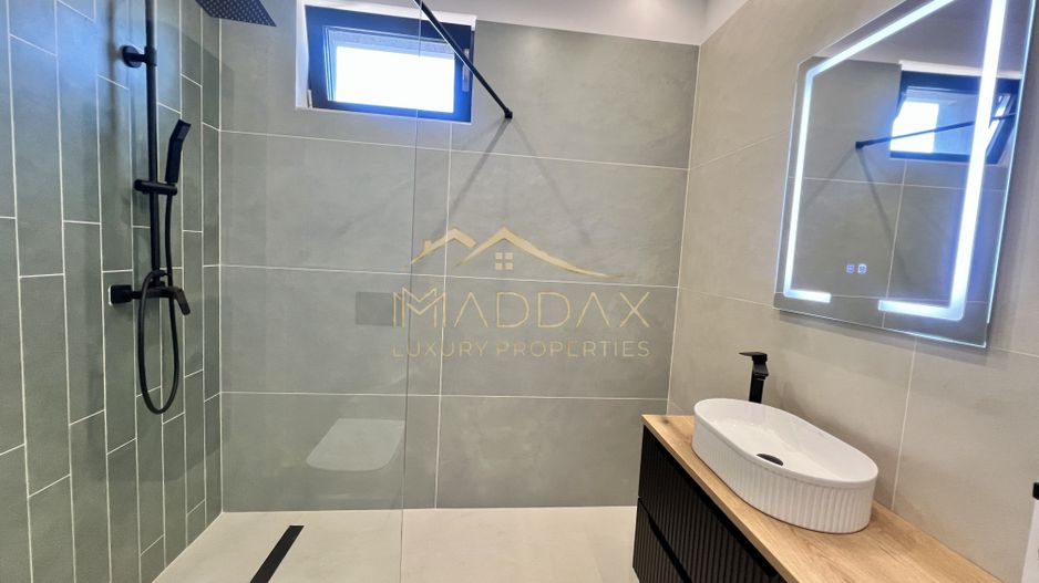 Vilă **6 camere  **451mp // Zona Iancu Nicolae - Poză 11