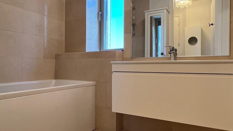 4 camere | loc de parcare cu priza electrica - Poză 12