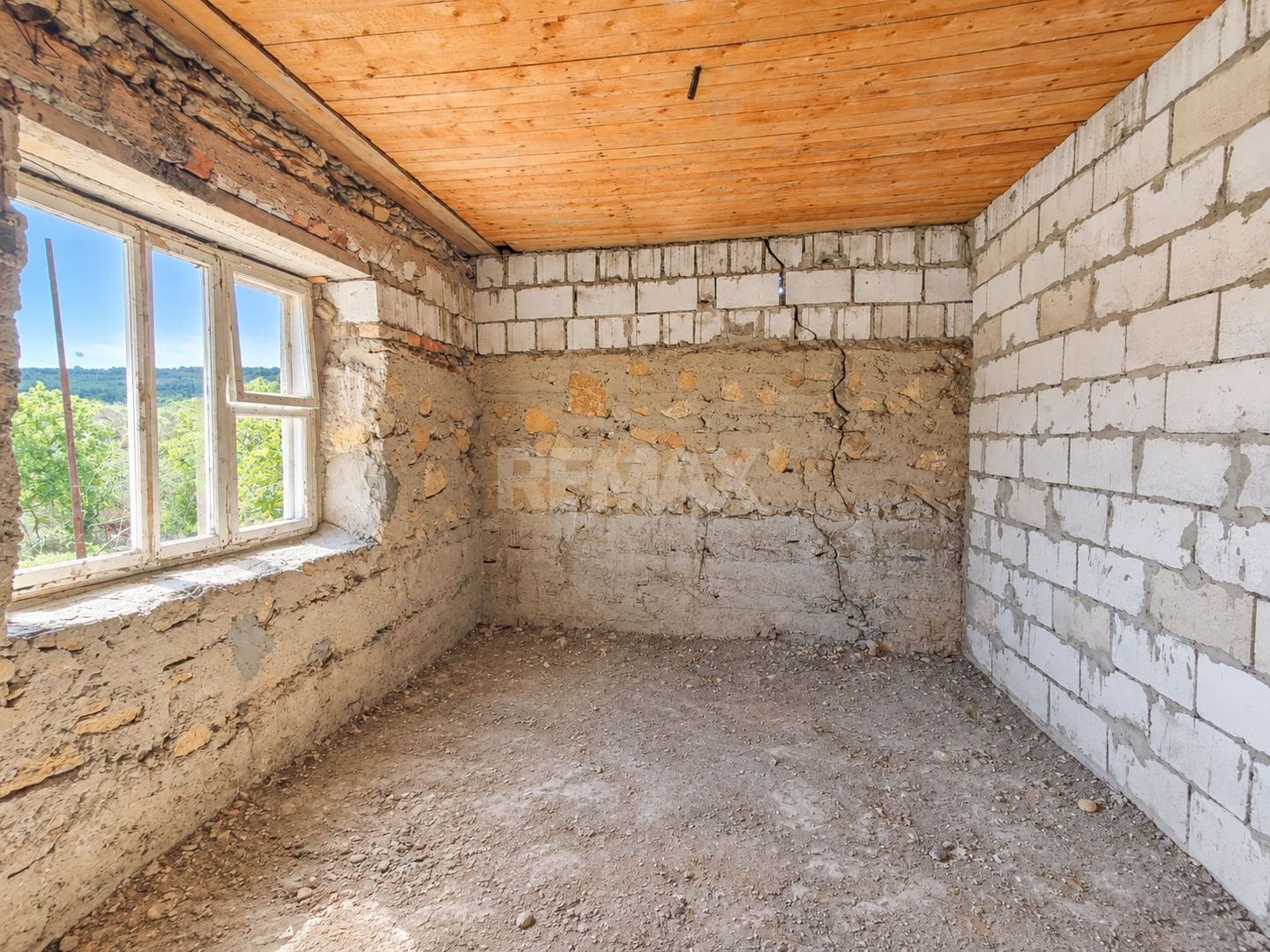 CASĂ GENEROASĂ CU 3 CAMERE – 90 m² | 17 ARI| ANENII NOI - Poză 8