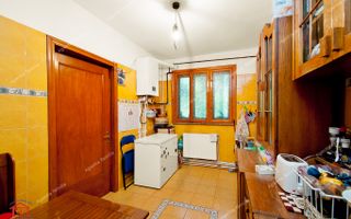 Vila cocheta, situata in centrul istoric al orasului - Poză 6