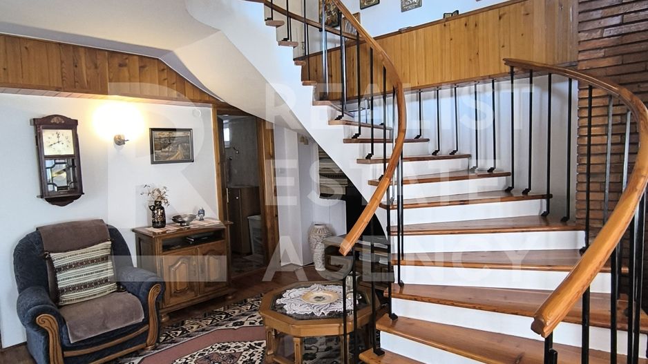 Casă de vânzare în Bran – la 1,5 km de Castelul Bran - Poză 3