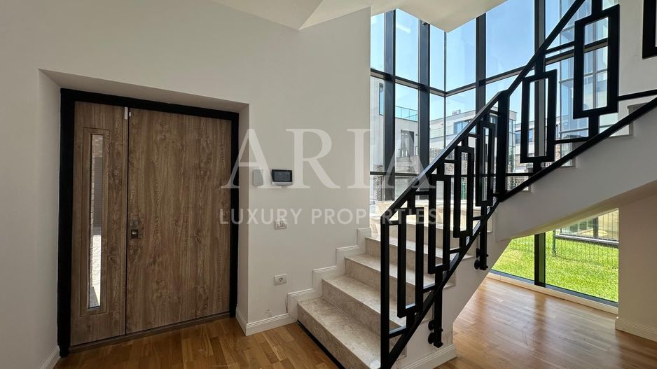 VILLA FIRST RENT – GARAJ - GATED COMPLEX - Poză 1