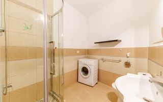 Apartament spațios, cu potențial multiplu, central - Poză 11