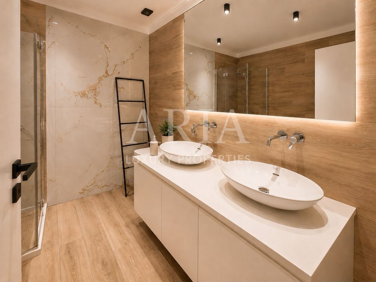 ELEGANT TOWNHOUSE | PRIVATE GARDEN | PANORAMIC TERRACES | - Poză 9