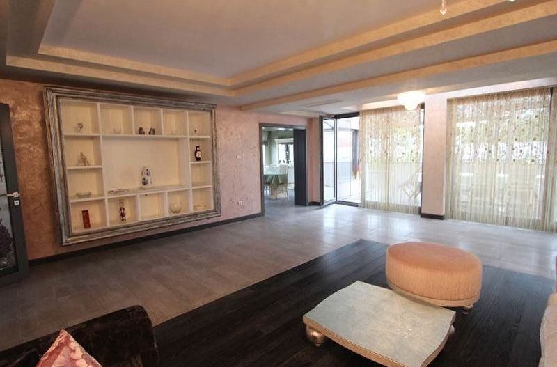 Casă / Vilă cu 7 camere în zona Lipovei - Poză 4