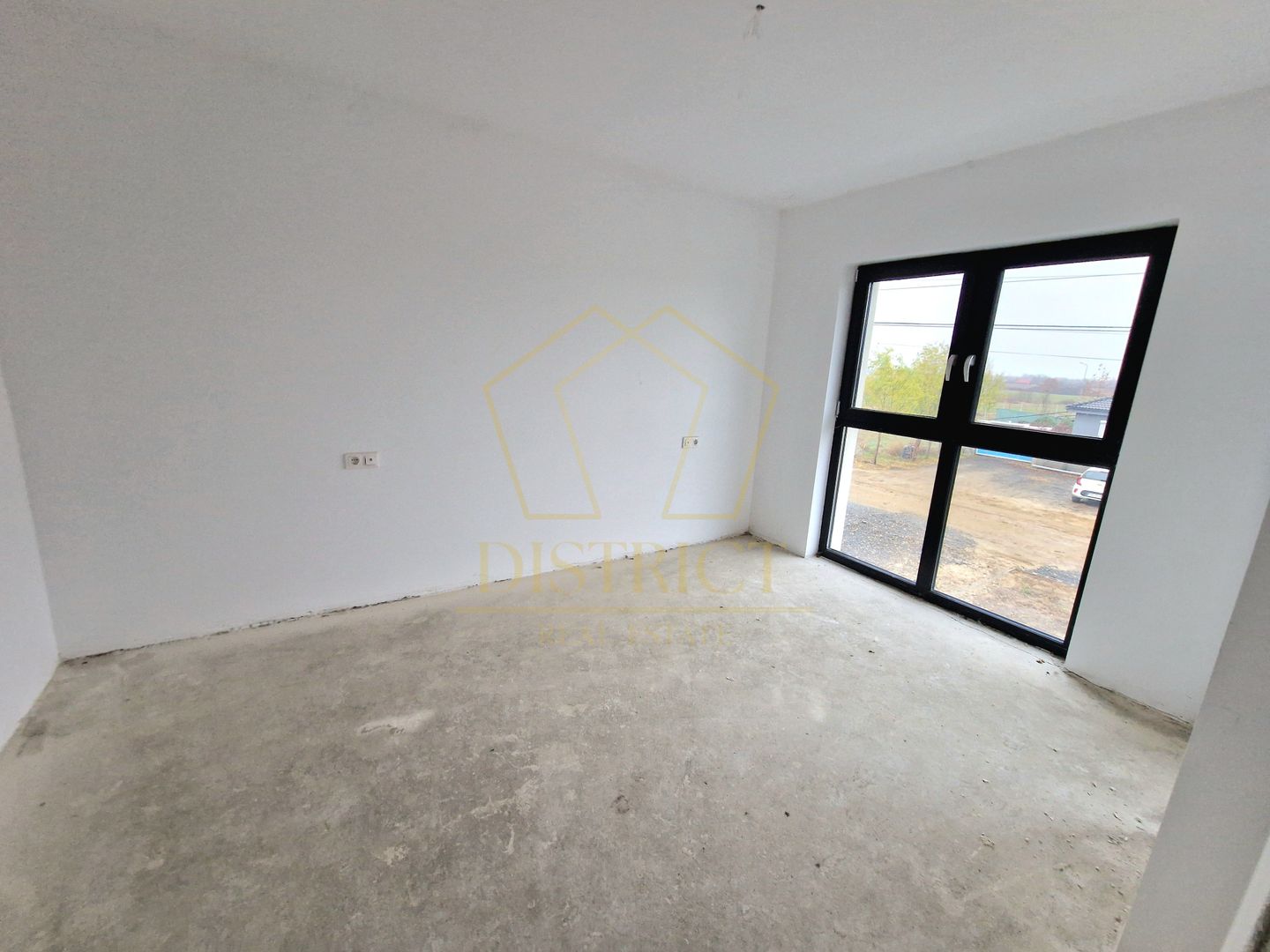 Duplex spatios despartit prin camera tehnica cu 5 camere | Urseni - Poză 2