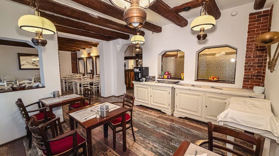 Hotel / Pensiune cu 10 camere de vânzare - afacere la cheie - Poză 6