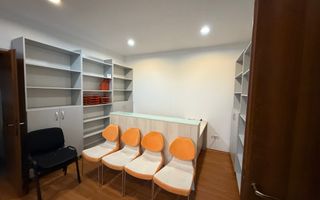 Casă de vânzare  pretabilă pentru clinica, cabinet medical, birouri - Poză 10
