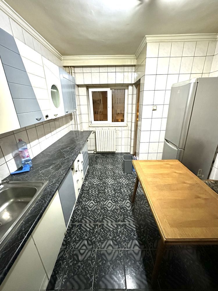 Inchiriez apartament 3 camere zona stadion - Poză 4