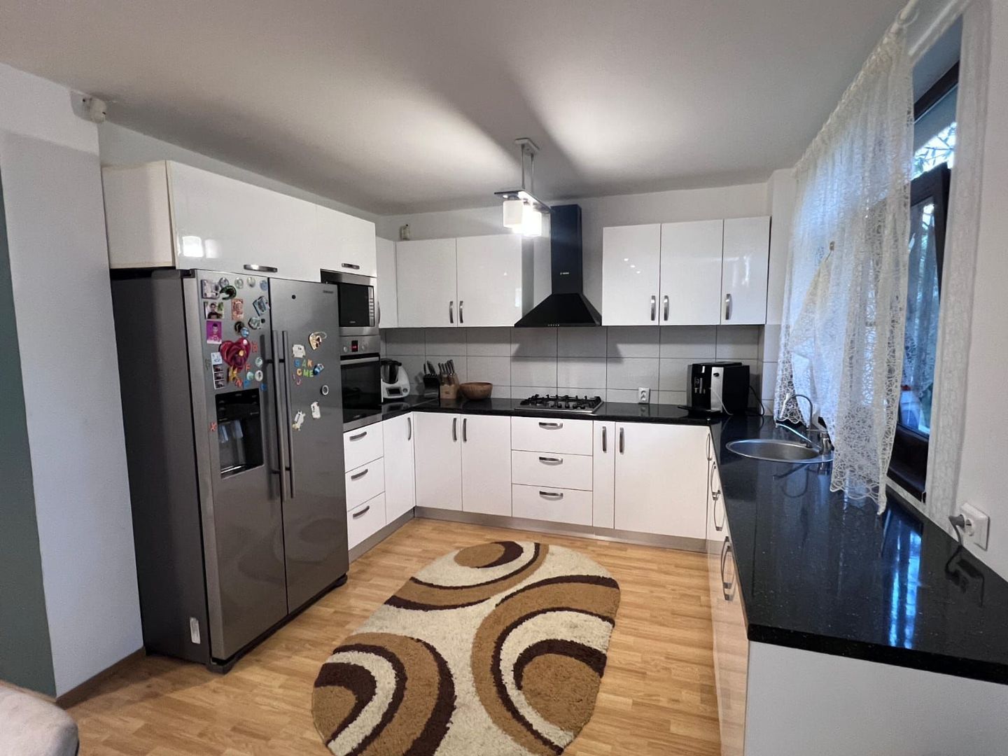 Casă spațioasă cu piscină, de vânzare în Simeria - Poză 16