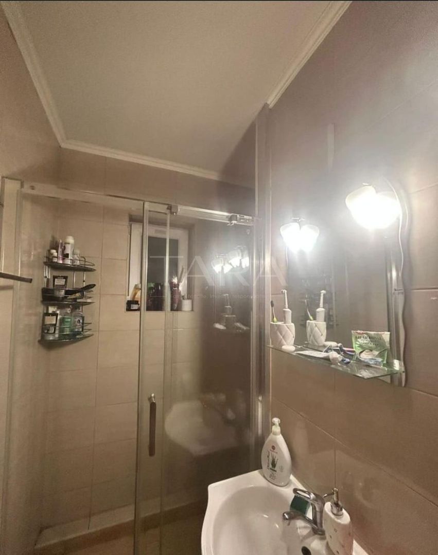 Apartament cu 2 camere decomandate, 50 mp, balcon. - Poză 6