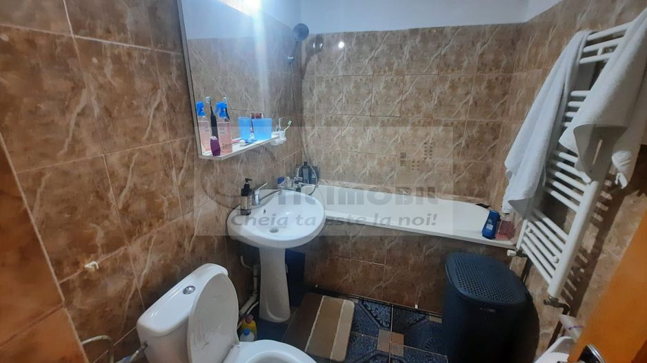Apartament 3 camere decomanadat, etaj 2/4, zona Cug, 128.000 Euro - Poză 4