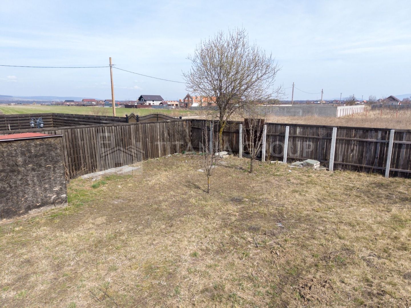 Teren 500 mp, împrejmuit, curent și internet pe teren, cu proiect și autorizație - Poză 11