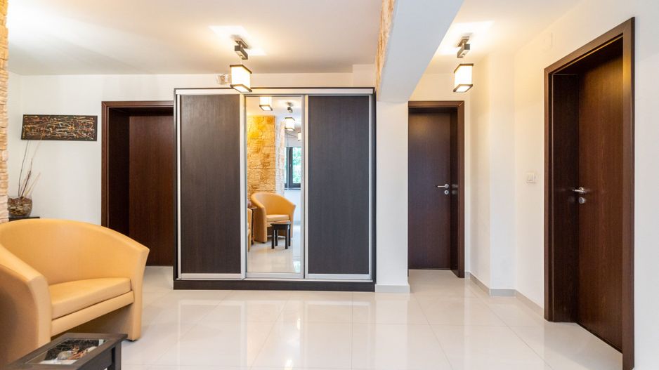 COMISION 0% - Apt.3 camere si Loc Parcare, bl. 1997, vedere gradina, metrou 8min - Poză 3