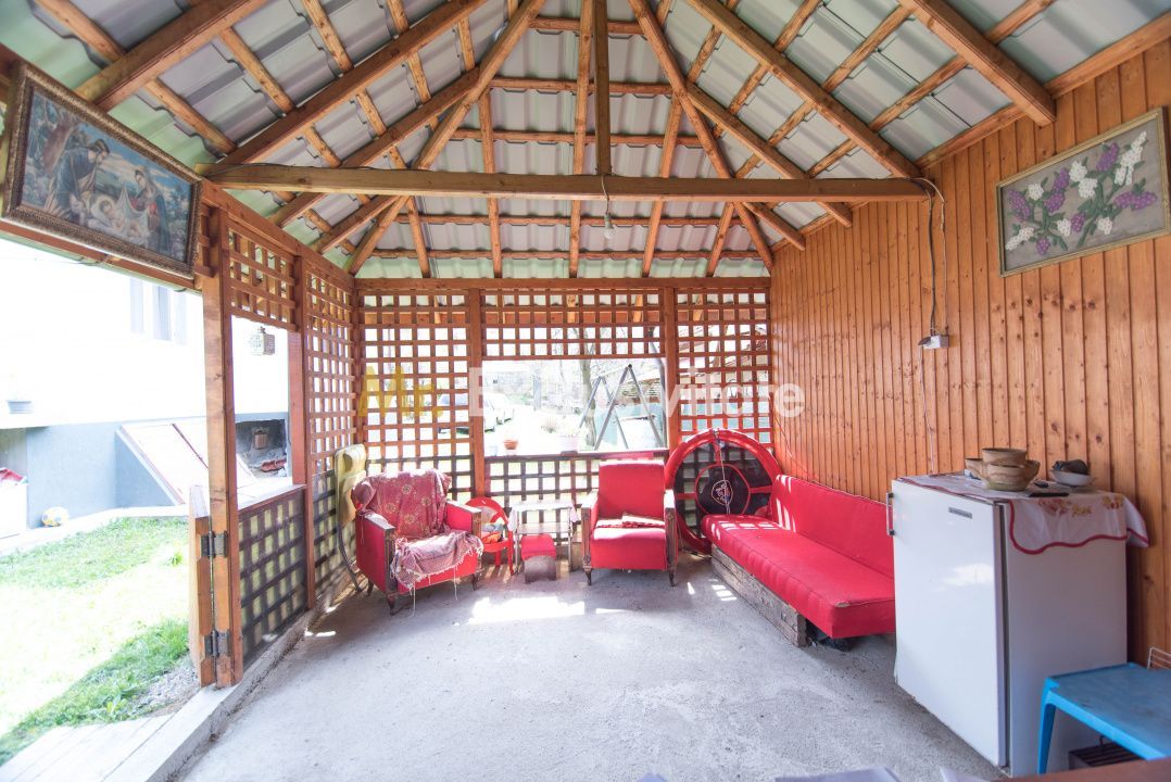 Casa cu 3 camere renovata - Poză 19