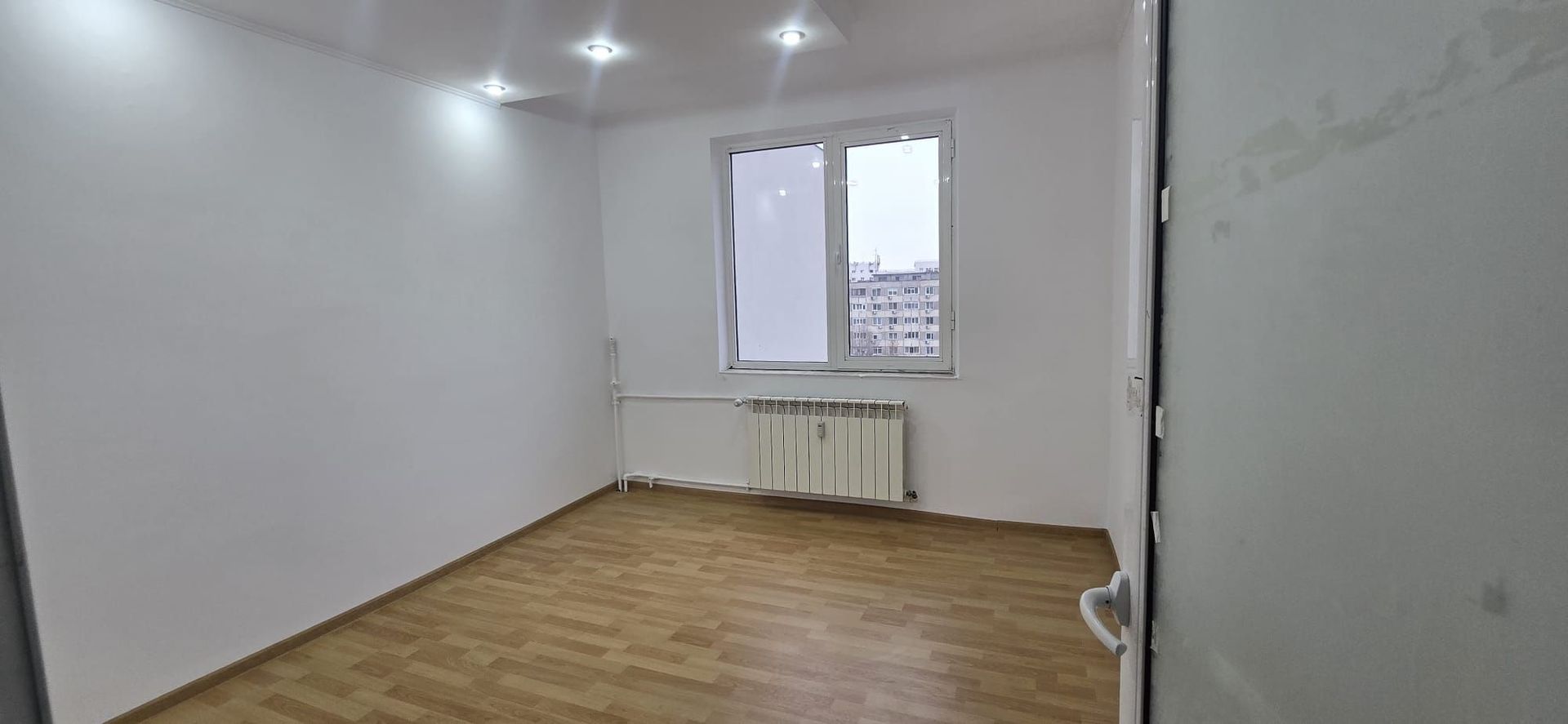 Apartament 4 camere Soseaua Berceni /an 1981 - Poză 2