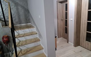 Duplex cu 5 camere despartit prin garaj in Dumbravita - Poză 6