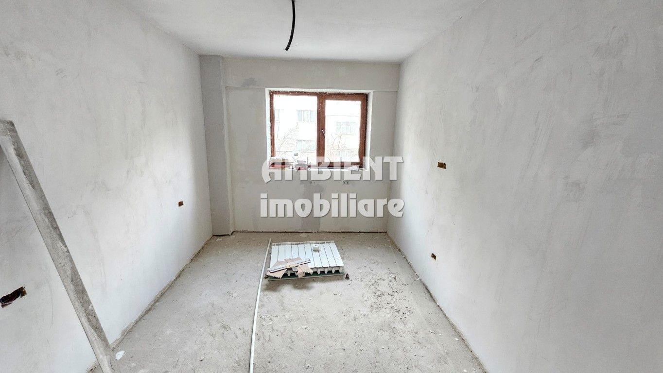 Apartament cu 3 camere, etaj 2, in renovare, zona TRAIAN; - Poză 2
