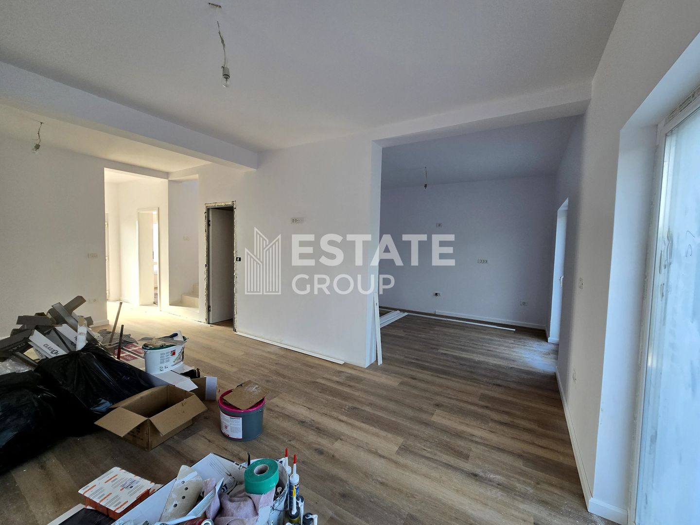 Duplex cu 5 camere despartit prin camera tehnica in Dumbravita - Poză 2