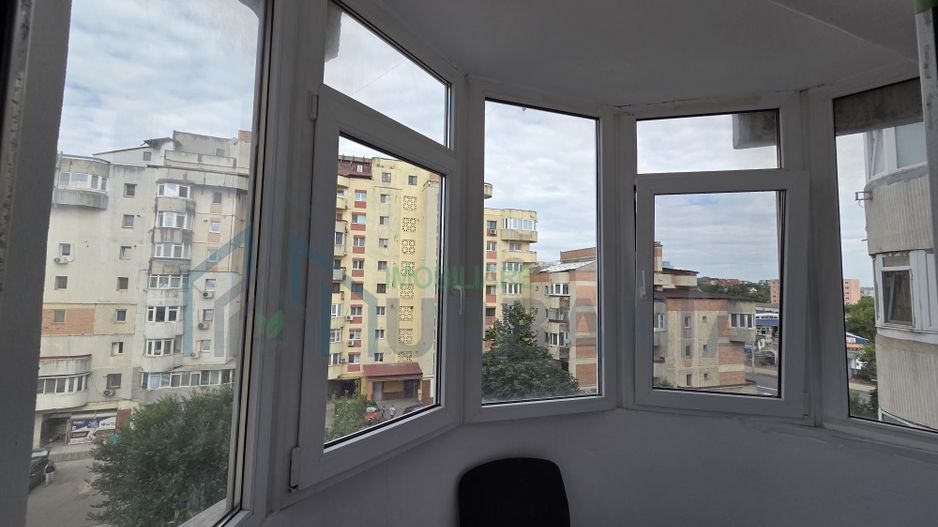 Garsonieră de închiriat, 40 mp, zona Capăt Canta, etaj 4/10, cu lift - Poză 5