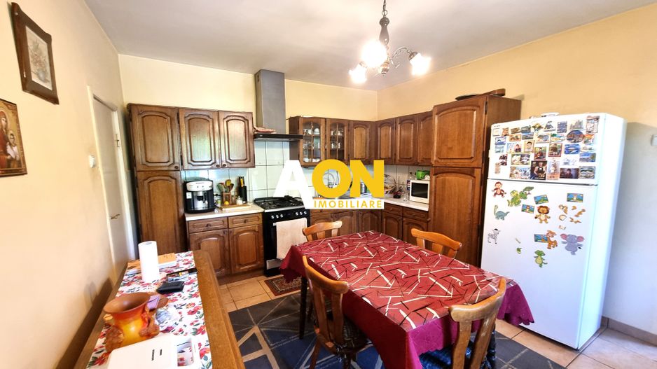 De vanzare casa 5 camere, 1200mp teren, zona ultracentrala - Poză 3