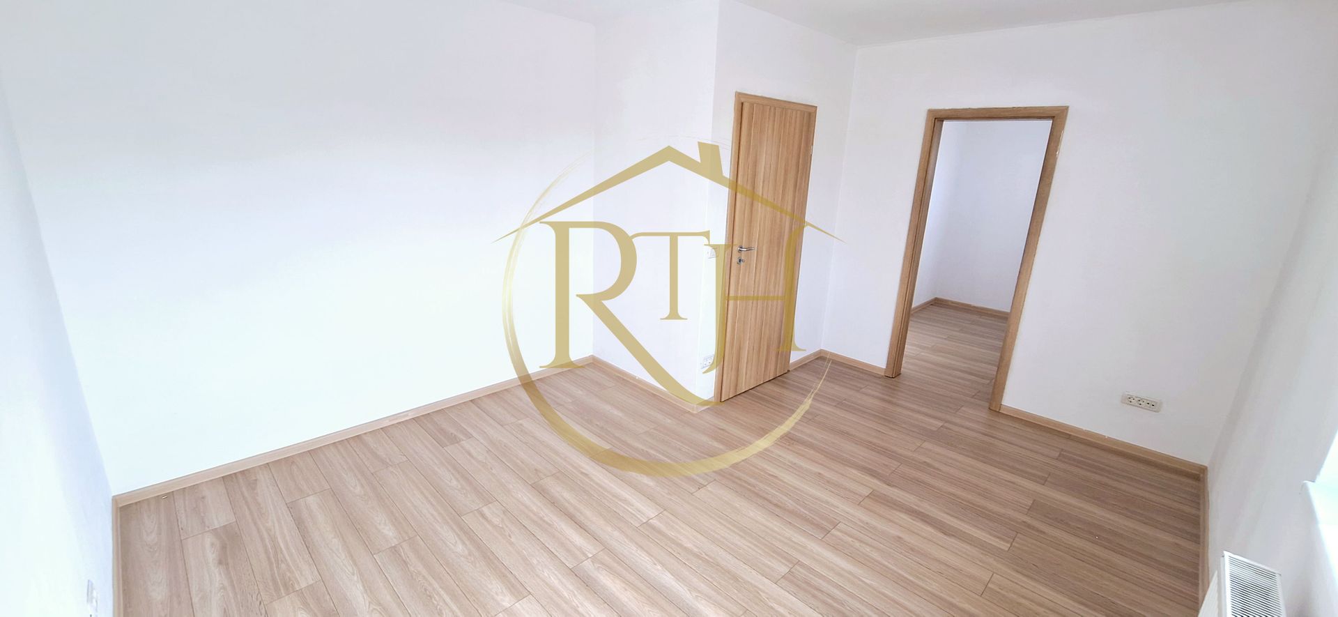 Oferim spre inchiriere casa cu 4 camere,Nemobilata in Dumbravita,aproape de Lidl - Poză 11